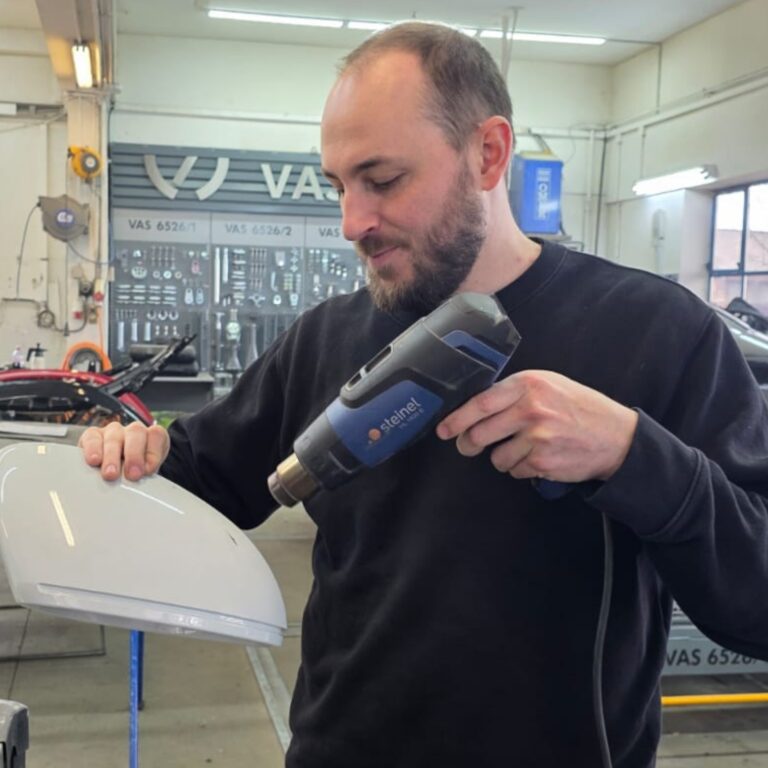 Adrian_Stocker_beim_Arbeiten.jpg
